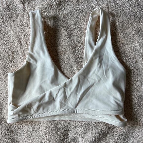 Fabletics Crossover Sports Bra - Picture 2 of 7